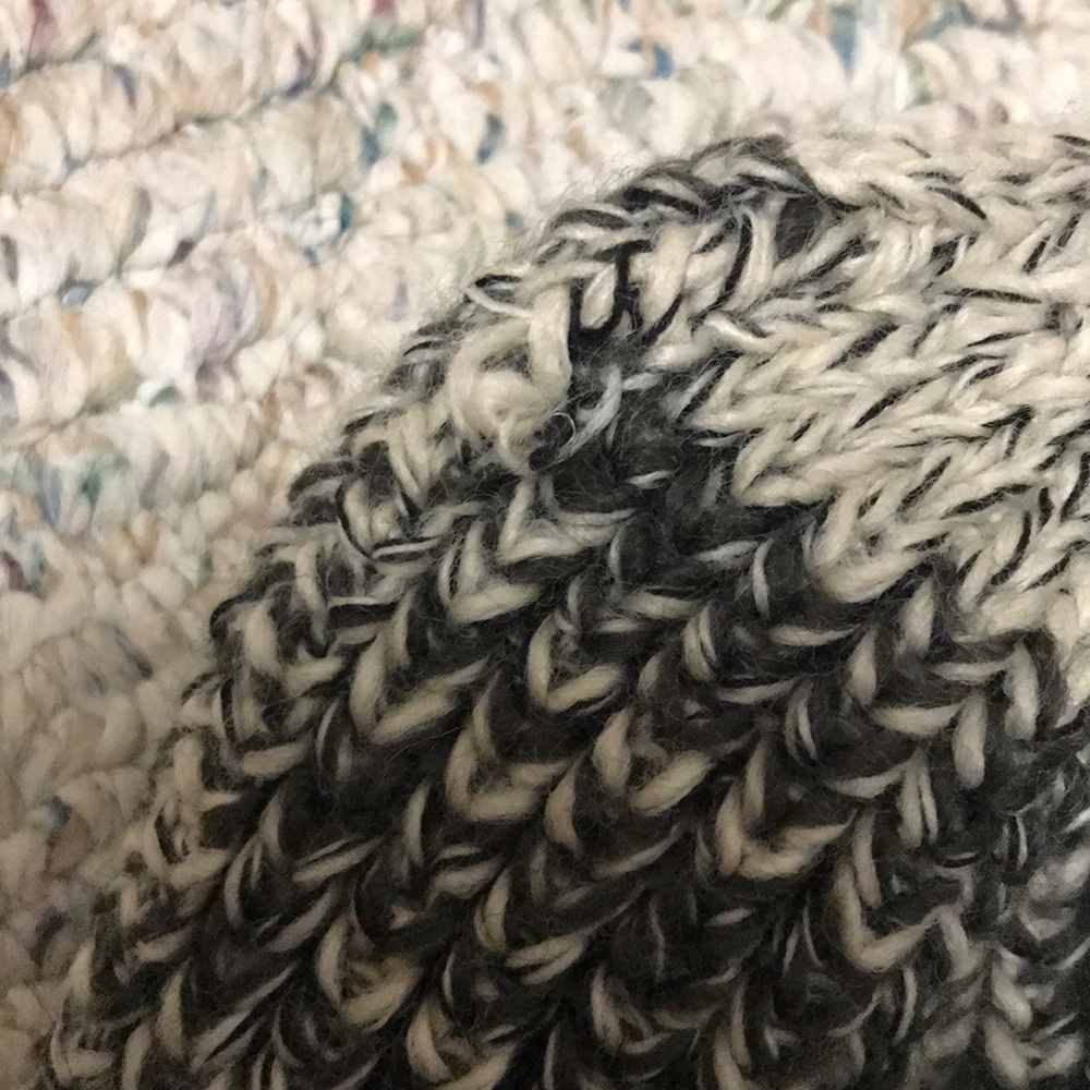 Toque - Picture 2 of 2